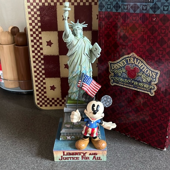 Jim Shore Other - Jim Shore and Enesco Disney Traditions “Liberty and Justice for All”.